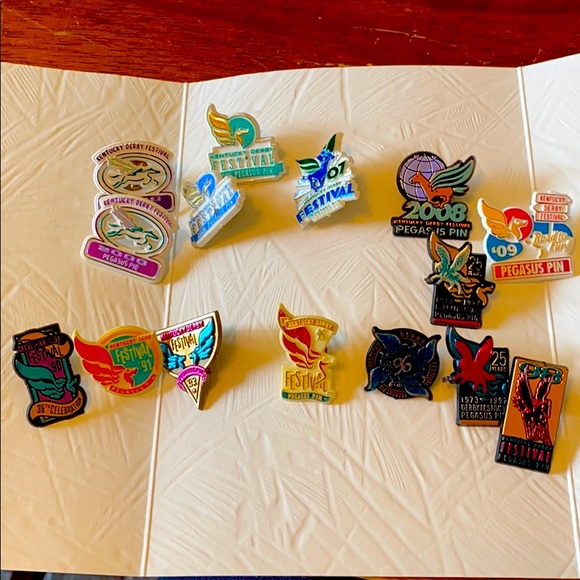 15 Derby pins - Picture 1 of 5